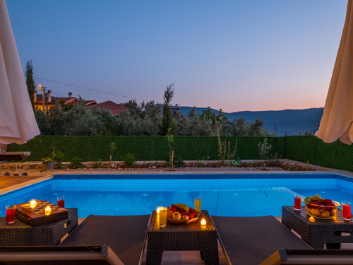  gece  -  Kasım
  | Kalkan Yeşilköy'de Çift Jakuzili 6 Kişilik Villa: Huzurlu Doğa Tatili